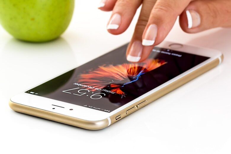 smartphone, cellphone, touchscreen, mobile, technology, apple, communication, social media, mobile phones, connection, telephone, business, telecommunication, portable, gadget, internet, modern, multimedia, mobility, app, smartphone, smartphone, mobile, mobile, mobile, mobile, mobile, social media, social media, app